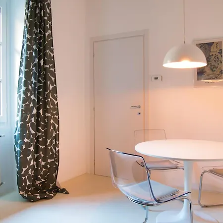 Di Lou - With Separate Living Ga... Apartament
