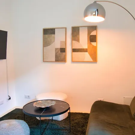 Di Lou - With Separate Living Ga... Apartament Como